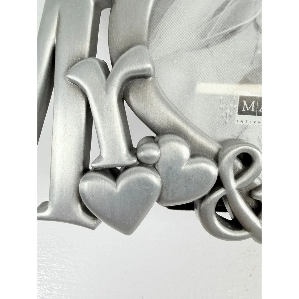 Silver WEDDING PICTURE FRAME MR & MRS metal Mantle Desk Shelf 8